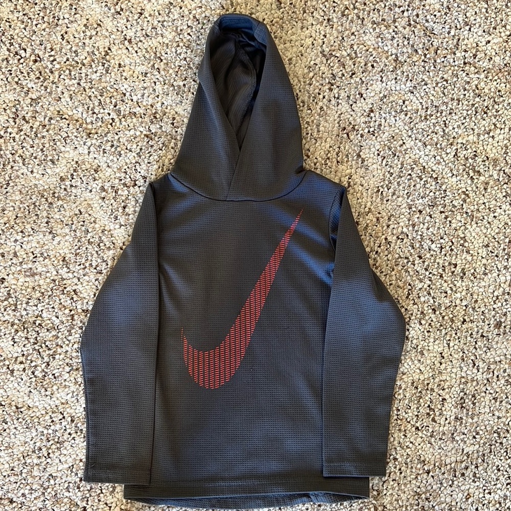 Boys Nike long sleeve top